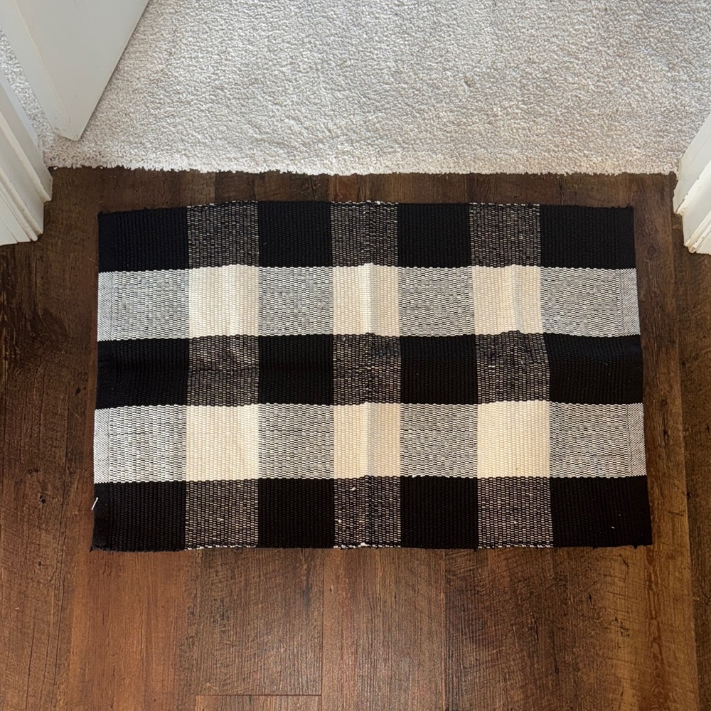 Black and White Checkered Door Mat